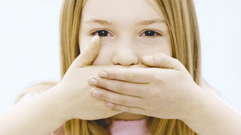 الخرس الاختياري عند الأطفال : الأسباب والعلاج