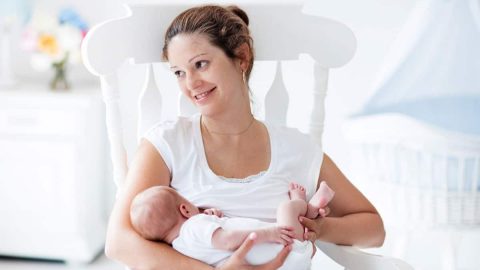 كيف تتخلصين من ترهل الصدر بعد الفطام؟