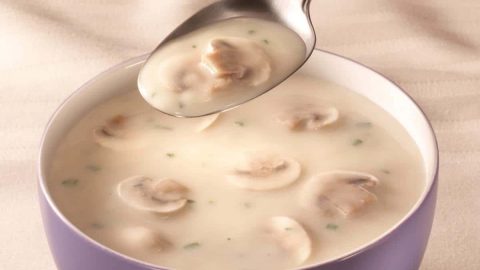 خطوات تجهيز شوربة الفطر للتخلص من الوزن الزائد