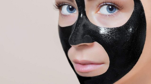 ماسك الفحم لتجديد نضارة البشرة
