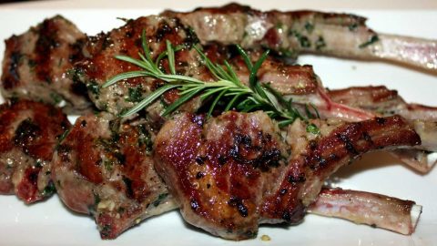 خطوات تجهيز ريش لحم مشوي