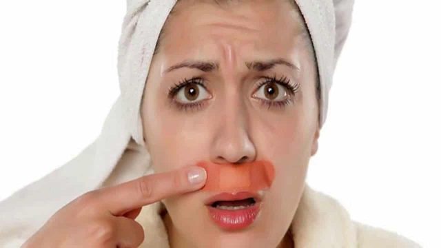 علاجات بسيطة لتهدئة البشرة بعد إزالة الشعر