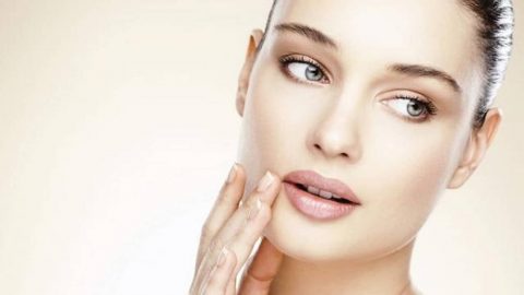 5خطوات للتمتع ببشرة أصغر بعشر سنوات