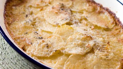 خطوات تجهيز صينية البطاطس بالكريمة اللباني