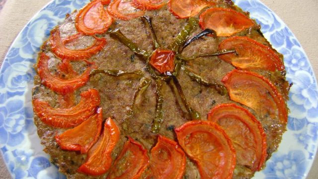 خطوات تجهيز صينية الكفتة التركية في الفرن