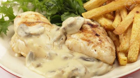 طريقة إعداد صدور دجاج بالكريمة والفطر