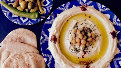 خطوات تجهيز الحمص المعلب بالطحينة