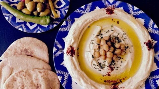 خطوات تجهيز الحمص المعلب بالطحينة