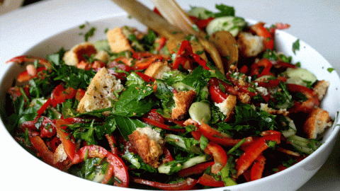 طريقة تجهيز سلطة الفتوش اللبنانية