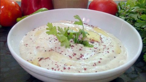 سلطة الطحينة للسمك