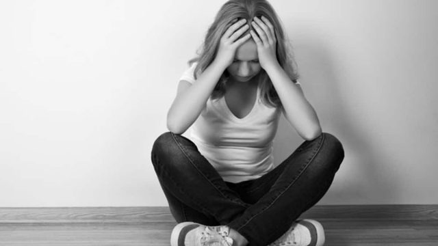 فيتامينات لمحاربة اعراض الاكتئاب .. اكتشفيها