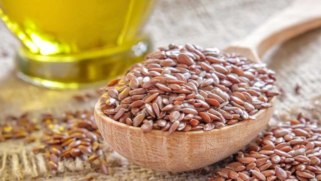 تعرفي على فوائد زيت الكتان للبشرة