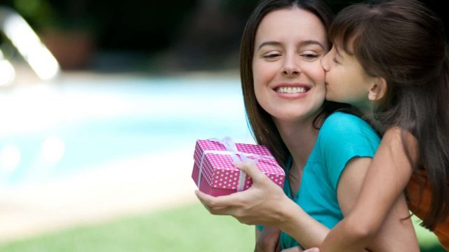 عطور فريدة لعيد الأم.. أسعدي بها والدتك