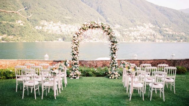 أجمل ديكورات الورود لزفاف ربيع 2019