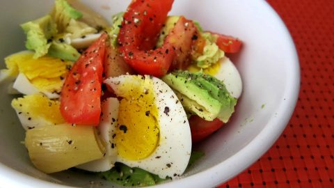 خطوات تجهيز سلطة البيض للرجيم