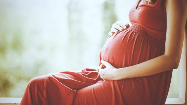ما الفرق بين إفرازات الحمل الطبيعية والغير طبيعية