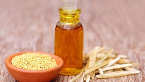 أهم فوائد ووصفات زيت الخردل للشعر