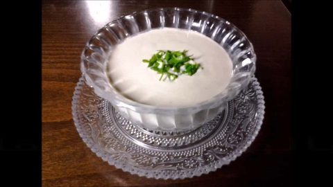 خطوات تجهيز سلطة الطحينة للسمك