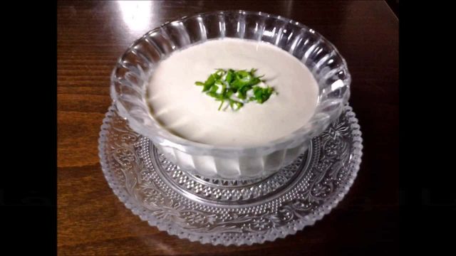 خطوات تجهيز سلطة الطحينة للسمك