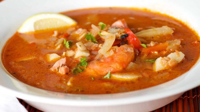 طريقة تجهيز شوربة السمك الحمراء