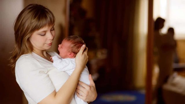 كيف تستعيدين رشاقتك بعد الولادة بدون ريجيم؟