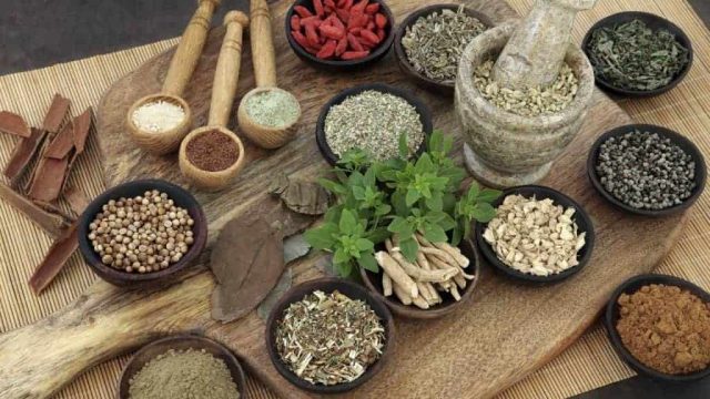 تعرفي إلى أكثر الأعشاب فائدة للتنحيف