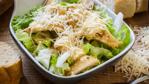 كيفية تجهيز سيزر سلاد بالفراخ