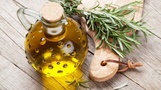 طريقة تحضير بلسم تنعيم الشعر الطبيعي