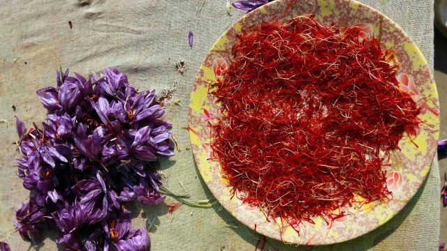 تعرفي إلى فوائد الزعفران الصحية والجمالية