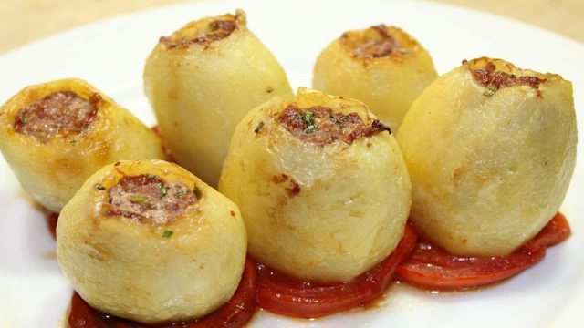 طريقة تجهيز محشي البطاطا باللحم لشهر رمضان الكريم