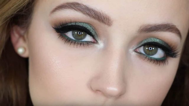 أخطاء مكياج عيون تفسد إطلالتك.. اكتشفيها