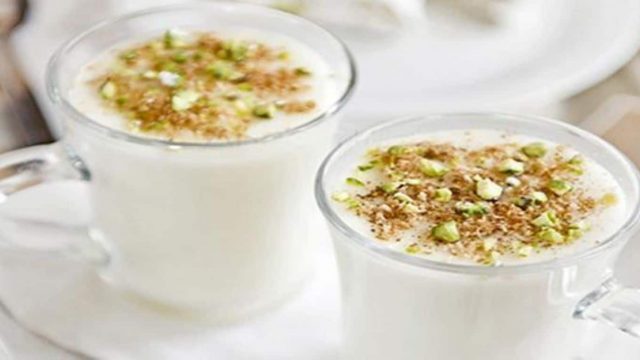 طريقة تجهيز السحلب بالنشا والحليب