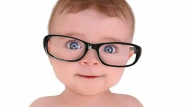 كيف تتأكدين من سلامة عينين الطفل ؟