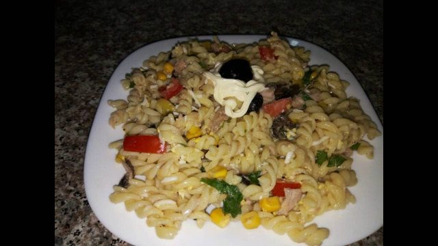 خطوات تجهيز سلطة المكرونة بالخضار والدجاج