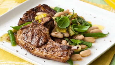 خطوات تجهيز شرائح اللحم بالليمون والثوم