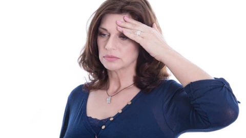 تعرفي إلى أعراض ما قبل سن اليأس