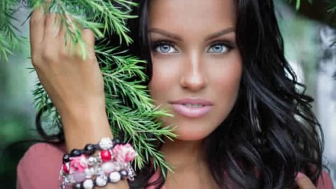 أفضل مستحضرات التسمير لبشرة ذهبية هذا الصيف