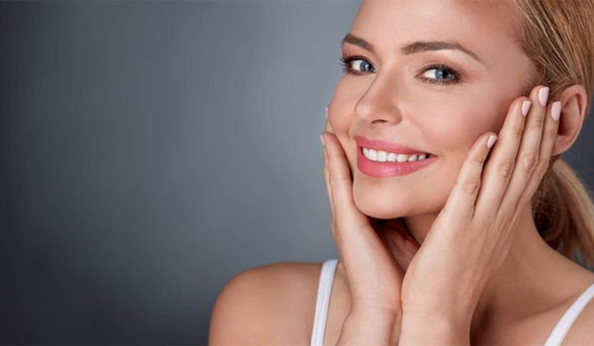 تعرفي إلى أسباب الإصابة بحبوب الذقن