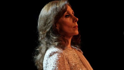 فيروز الآن بصحة موفورة ولا صحة لما يشاع حولها