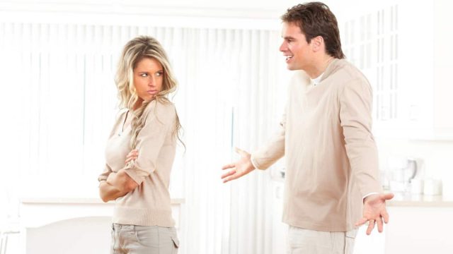 الزوج العصبي : جربي هذه الحيل حتى تكسبي وده