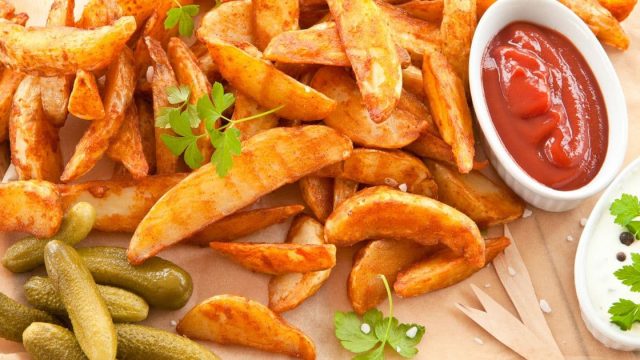 أفضل تتبيلة للبطاطس المقلية