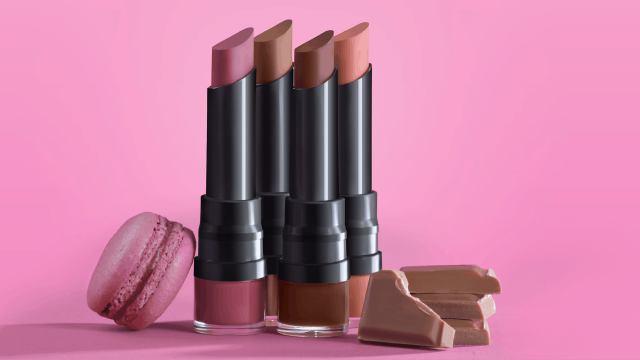 اكتشفي معنا أحمر الشفاه النيود المناسب لك