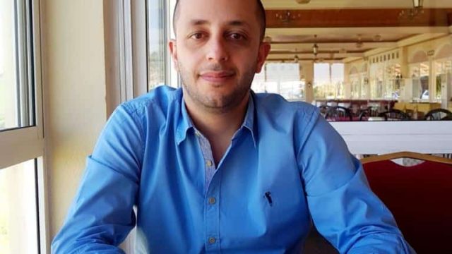 قصيدة ‘المال والشرف’