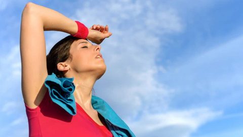 نصائح وحلول للتغلب على مشكل التعرق الزائد