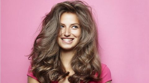 تطويل الشعر أصبح ممكنًا مع أفضل الفيتامينات التي ستساعدك على ذلك