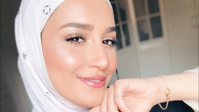 كيف تحصلين على بشرة خالية من العيوب لمكياج سهرة مثالي؟