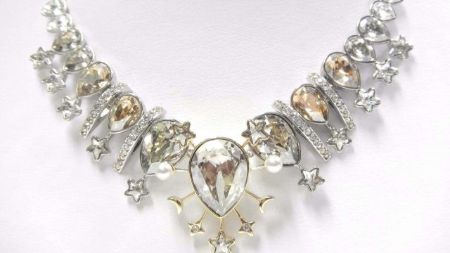 بالصور: مجوهرات ناعمة ضمن مجموعة Swarovski ربيع صيف 2019