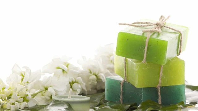 هل ترغبين في الحصول على بشرة نقية؟ جربي هذا الصابون