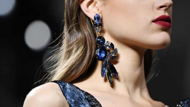 للعروس: أقراط بتصاميم فاخرة من أسبوع الموضة بباريس