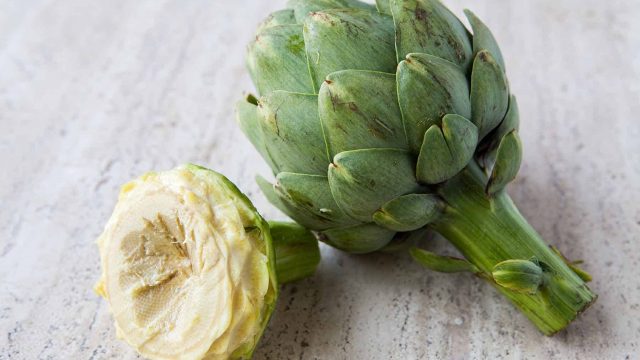 إليك أسرار علاج البشرة الجافة بماء الخرشوف